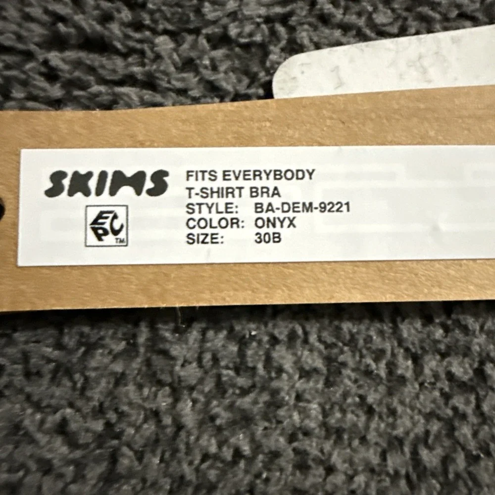 Skims Fits Everybody Tshirt Bra - Onyx - 30B - NWT - Picture 5 of 5